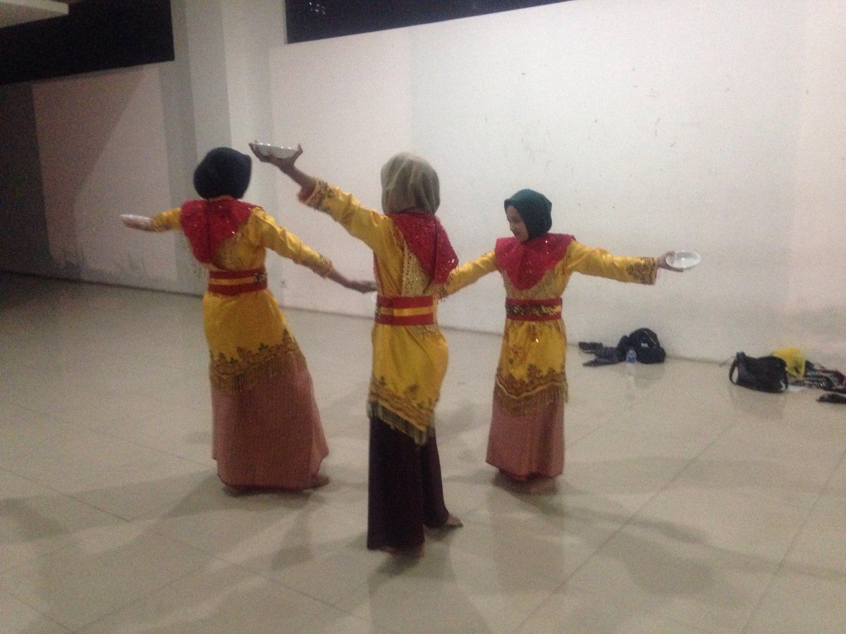 Dance Embun UniTel tweet media