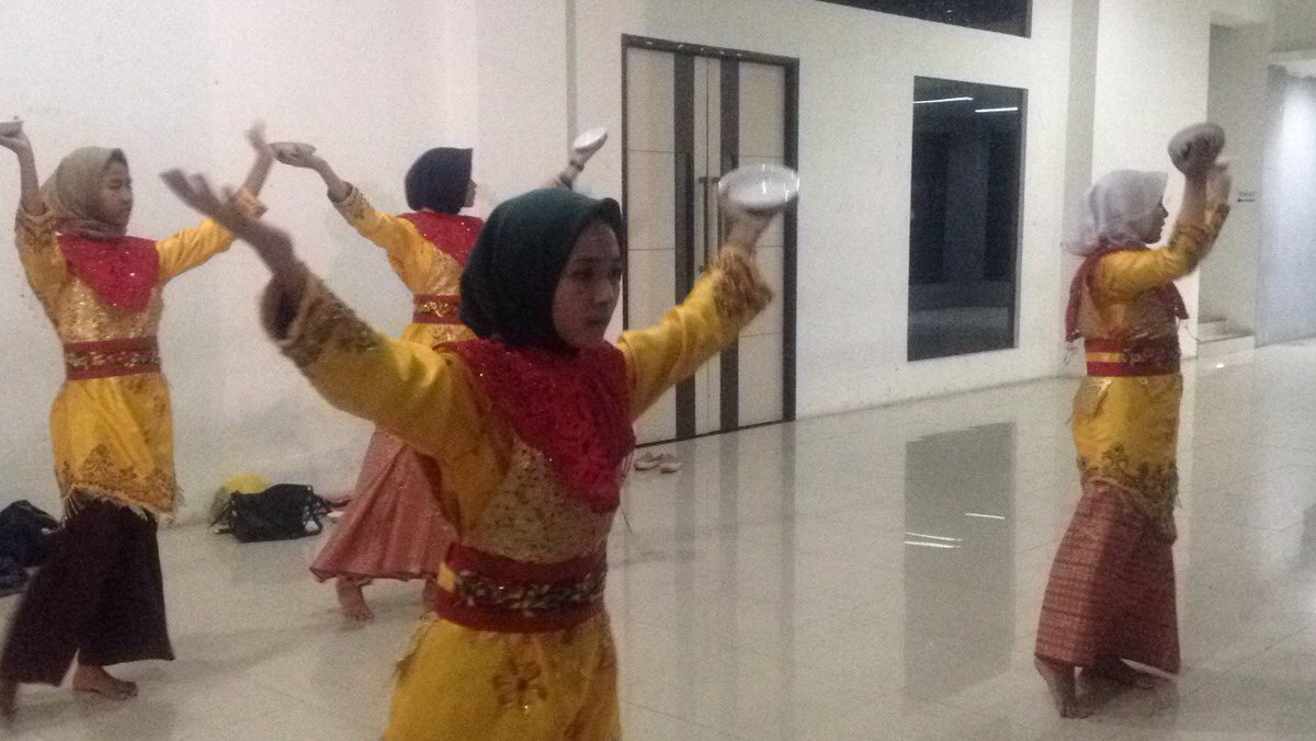 Dance Embun UniTel tweet media