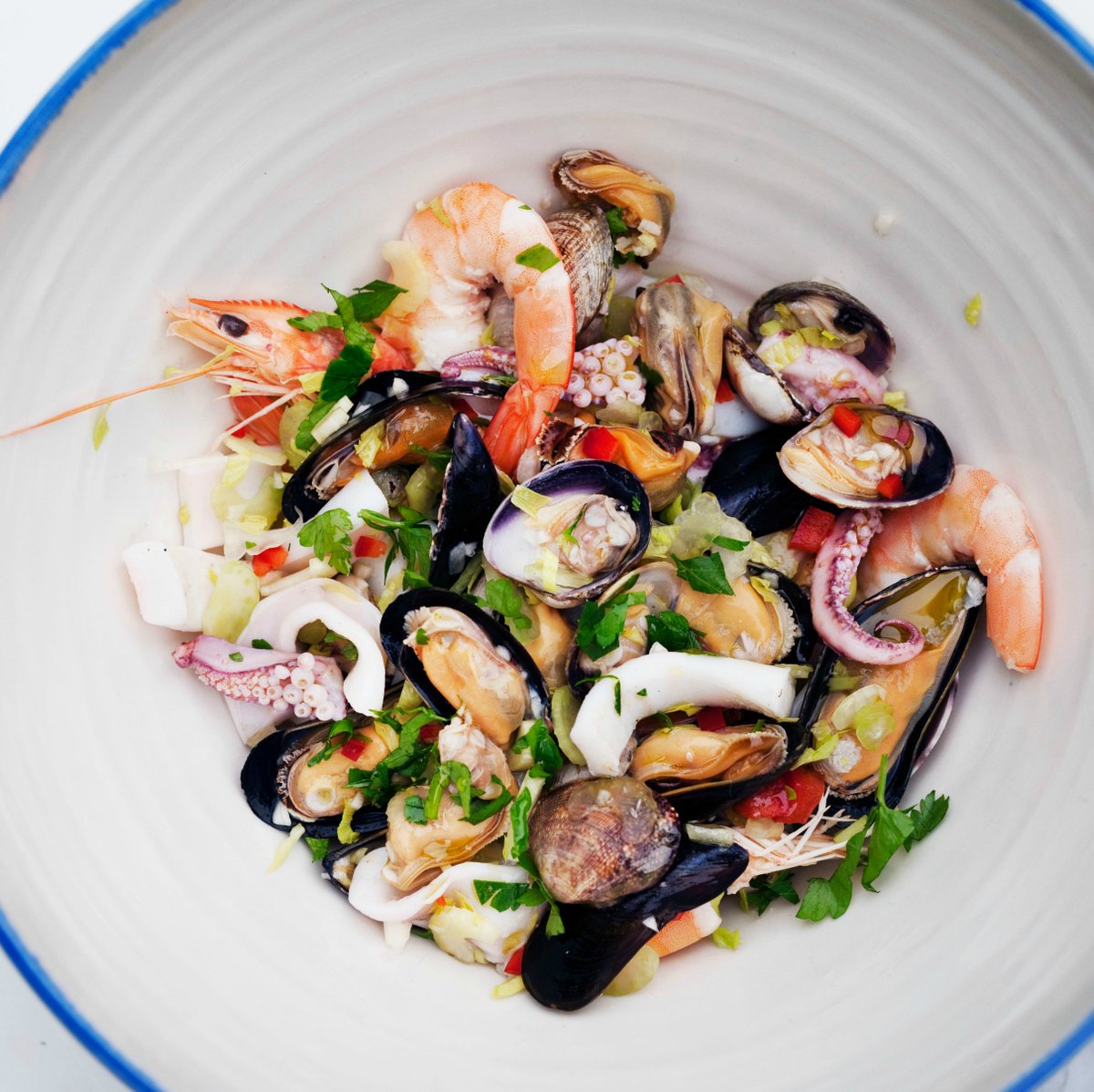 Exciting new course up!

Greek Island Cooking - Ancient Secrets &amp; New Ideas 🇬🇷👩‍🍳

Belinda Harley demonstrates a treasure-trove of techniques for cooks – and shows you how to make culinary voyages of your own on. 
£45. 10:30am-2:00pm Friday 27th July.

honesty-group.myshopify.com/products/greek…