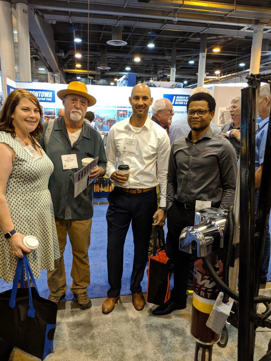 DrawWorksLP's tweet image. A group from Weatherford (Heidi Cline Development Engineer, @Michael Sullivan Development Engineer and Aicam Zouhair Project Engineer) with Mo Momodu at the DrawWorks LP Offshore Technology Conference (OTC) #engineers #projectengineering #offshore