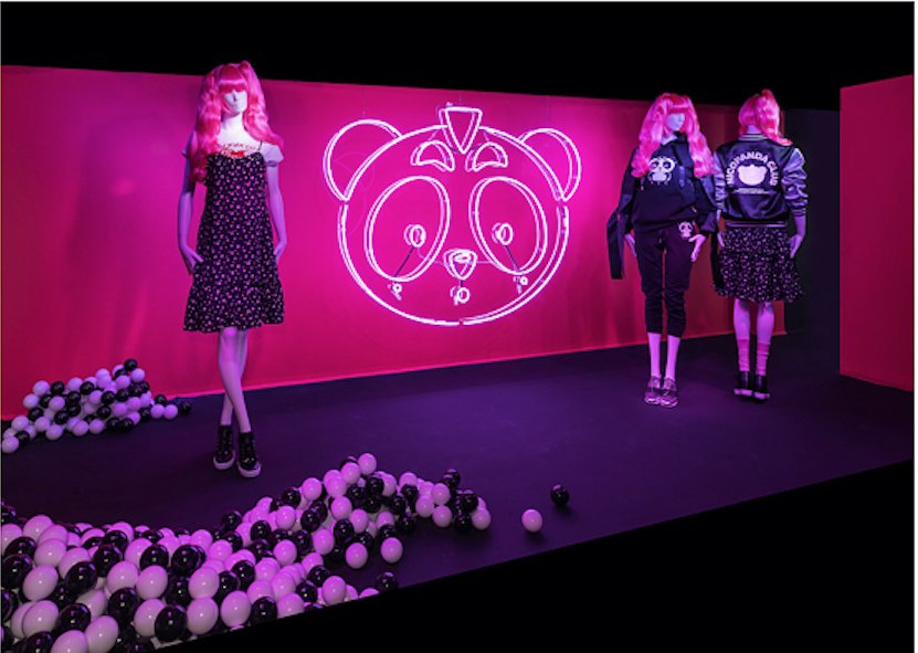 VisualCiti's tweet photo. Nicopanda Displays for Macy’s
#macys #macysheraldsquare #visualciti #visualsoflife #visualmerchandising #merchandising #retaildesign #storedesign #visualprops #storedisplays #props #windows #windowdisplay #windowdesign #nicopanda #panda #neon #pink #macyswindows https://t.co/To9Hbe6tVe