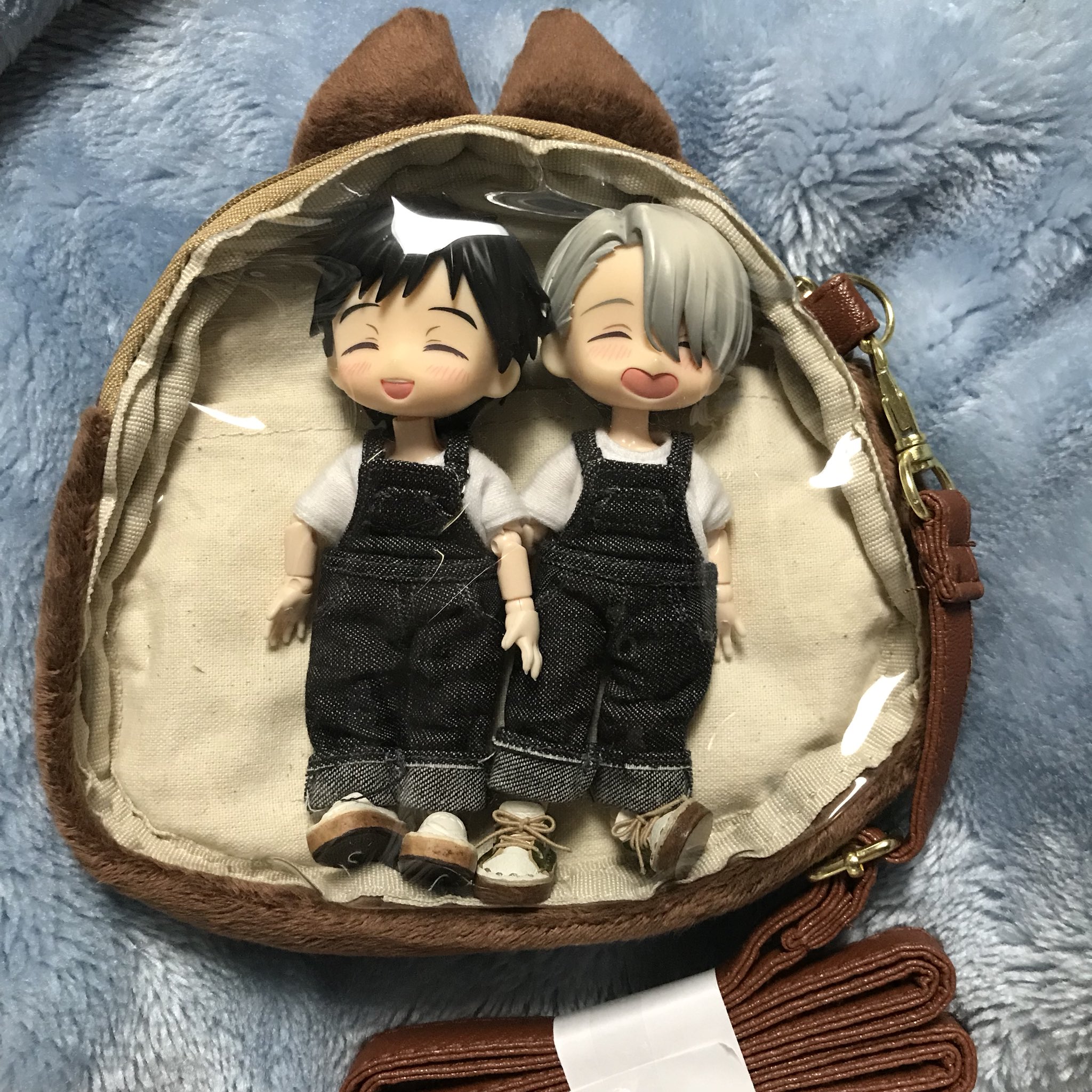 Uzivatel ひーちゃん໒ コロナよ鎮まれぃ Na Twitteru ディズニーストア スマポシェ デールにオビツちゃん2人入りました グーフィーは縦長だし スティッチは一回り小さそうだからあやしいけど ミッキー チップ辺りは同じように入るかもです