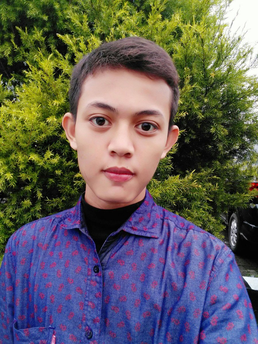 AlMusyak's tweet photo. HAHAHA.... SEMOGA AJA BISA JADI AKTOR DAN PWENYANYI TERKENAL AMIN... https://t.co/kkXj9OjacF