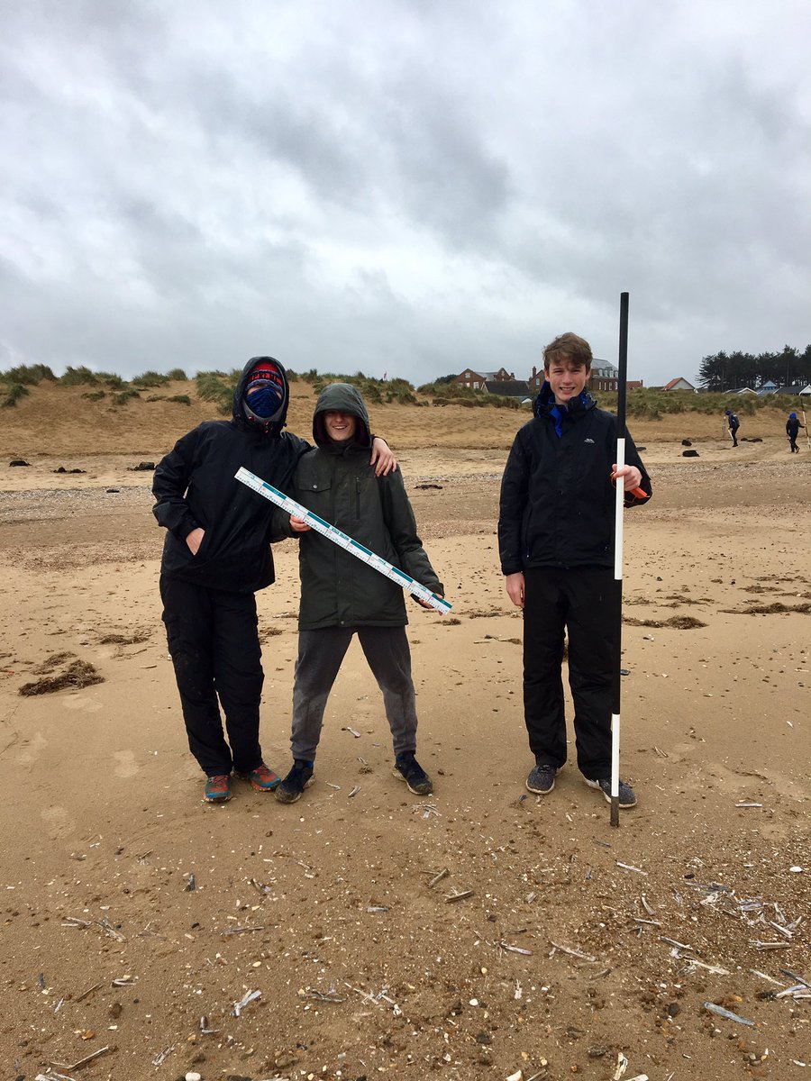 BSGeography's tweet photo. Not so sunny Hunstanton but a great day nevertheless #bsfieldtrip @bedfordschool https://t.co/Uux2Otksiq