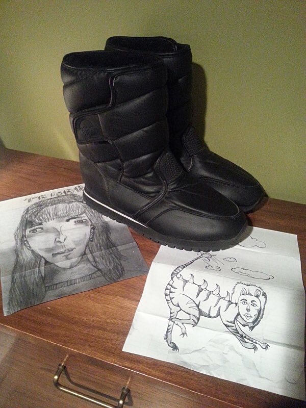 keaton662_'s tweet photo. @UncleBlazer @ders808 Nah bro. Moon Boots https://t.co/eiX7RlO0Tf