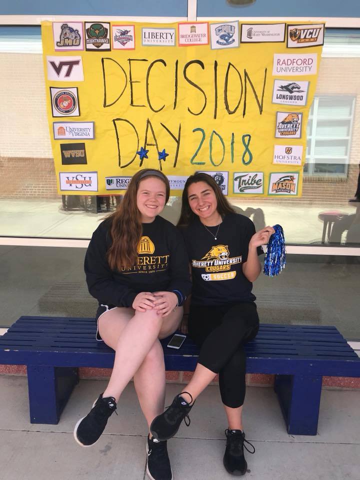 EnrollatAverett's tweet photo. We love seeing your excitement and pictures!!! Go Cougars! #Averett22 https://t.co/AKvVheG7rX