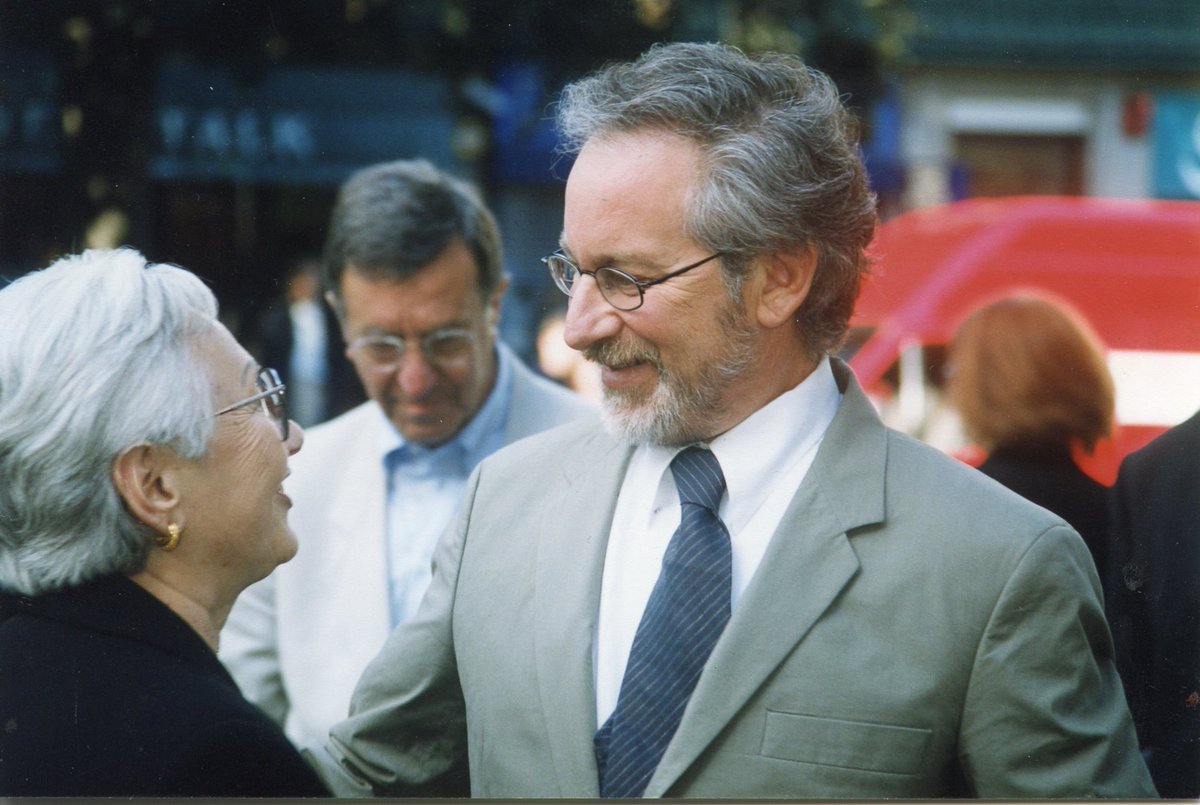after_auschwitz's tweet photo. Renee Firestone greeting her second favorite film director, Steven Spielberg. #Auschwitz #speilberg #stevenspielberg #documentary #Director #movies #afterauschwitz https://t.co/hNAMcT6b05