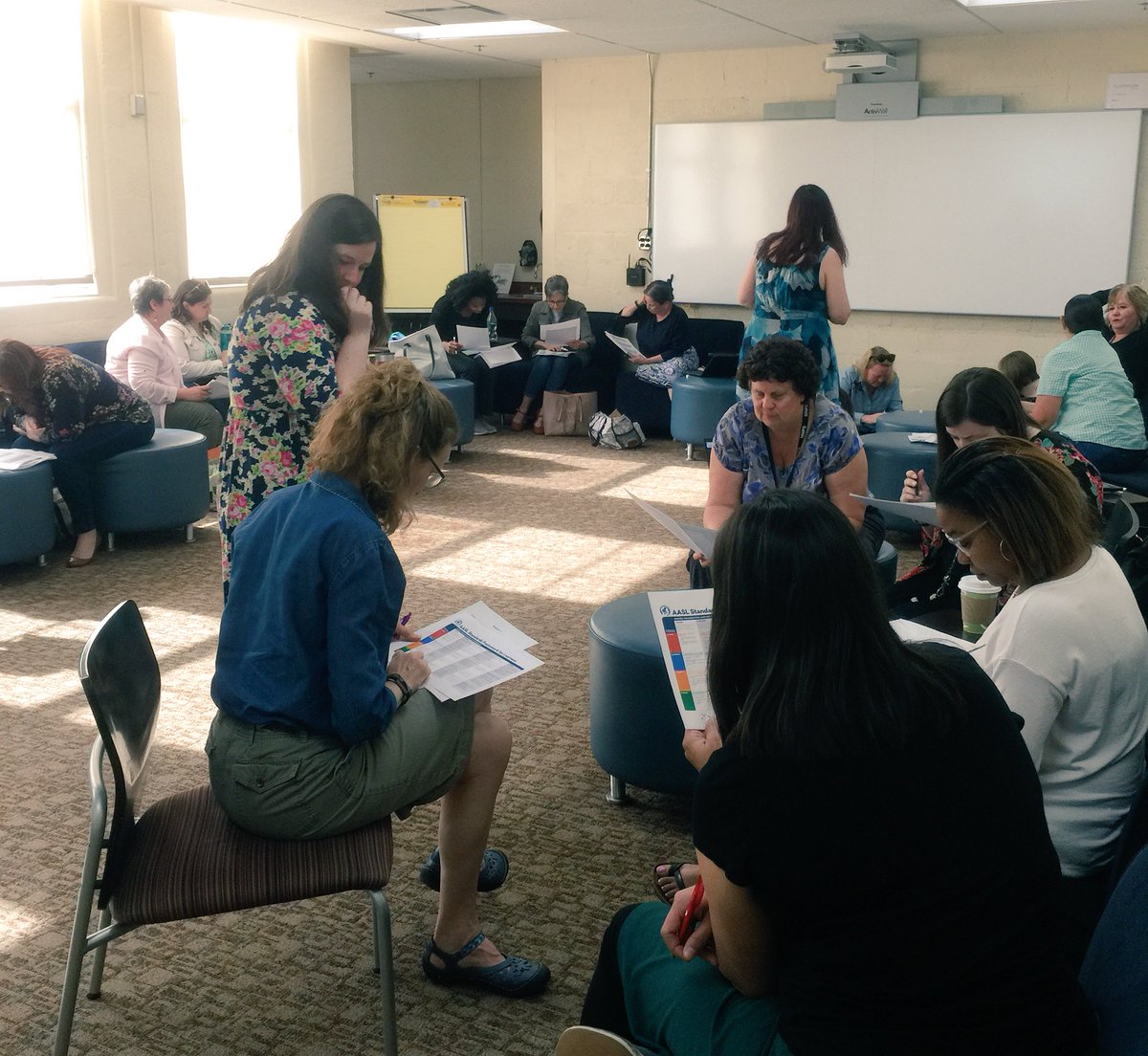 MNPSLibraries's tweet photo. “Keeping ICE Cool with AASL Standards” with @JenniferSharpTN and @dianerchen #mnpslibhack #mnpslibtech https://t.co/0RuADiWvxp