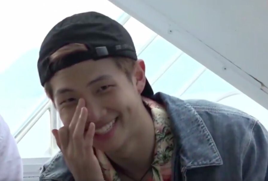 rmdoingthings's tweet photo. Kim Namjoon wearing baseball hats. https://t.co/EZjdkLFny5