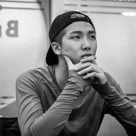 rmdoingthings's tweet photo. Kim Namjoon wearing baseball hats. https://t.co/EZjdkLFny5