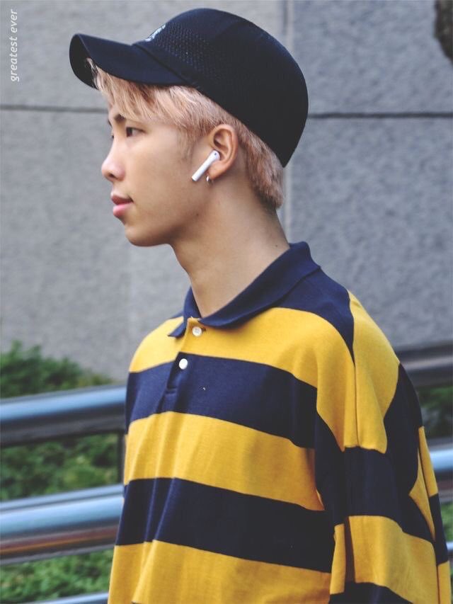 rmdoingthings's tweet photo. Kim Namjoon wearing baseball hats. https://t.co/EZjdkLFny5
