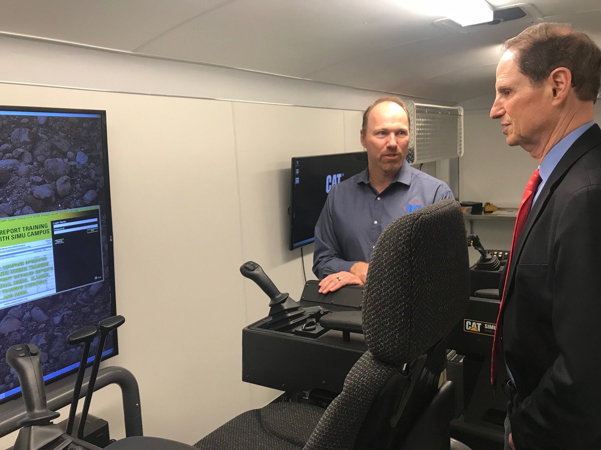 Ron Wyden tweet media