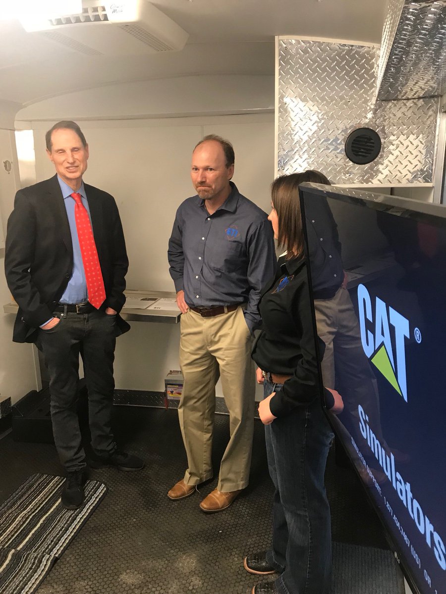 Ron Wyden tweet media