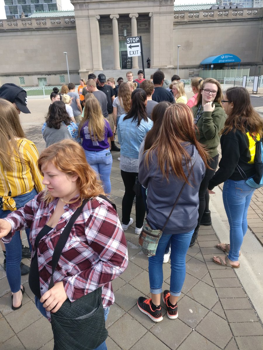 AliMcDillon's tweet photo. Tom got us here a little early- but we're ready to learn some new things at the Museum of Science and Industry! https://t.co/LZpBilLlfo