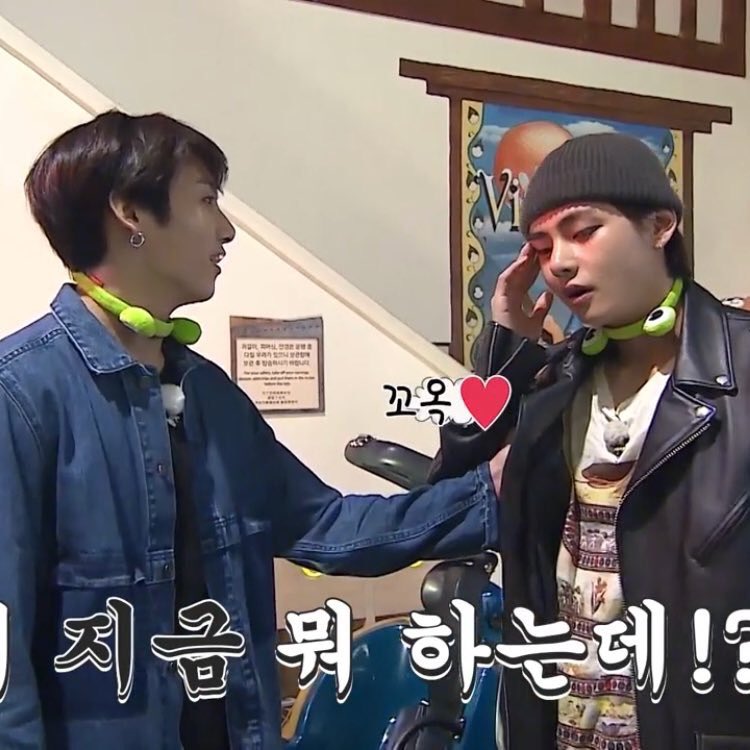 san_btssan's tweet photo. " I got a headache "       

" you will be alright, cause I'm here " :'))))
 #PremiosMTVMiaw #MTVBRKPOPBTS @BTS_twt
#BestFanPower #BTS #BTSARMY #THOSFansBTS2M @Fanstime_IFS https://t.co/wZMTzEe0eg