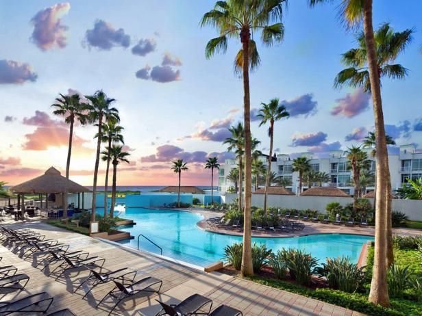 point_security's tweet image. Going on vacation this summer? Relax and have peace of mind with a Point home security system. Call or chat with us today and you'll receive free installation, free activation and a FREE Ring doorbell camera! 😎☀️

#getonpoint #protectourcommunities