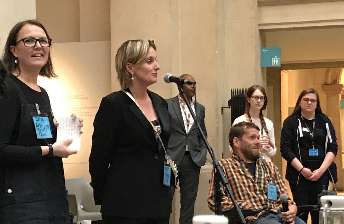 RisingArtAgency's tweet photo. Last week we attended @diversecity1's #DoingThingsDiff @bristolmuseum where @EuellaIsis led a discussion of how to increase accessibility in the arts.
One idea was to have more young people on the boards of arts orgs.
So, we're taking action. Join us! 🤝
https://t.co/0X2qSdENhg https://t.co/77DKA8Tgmu
