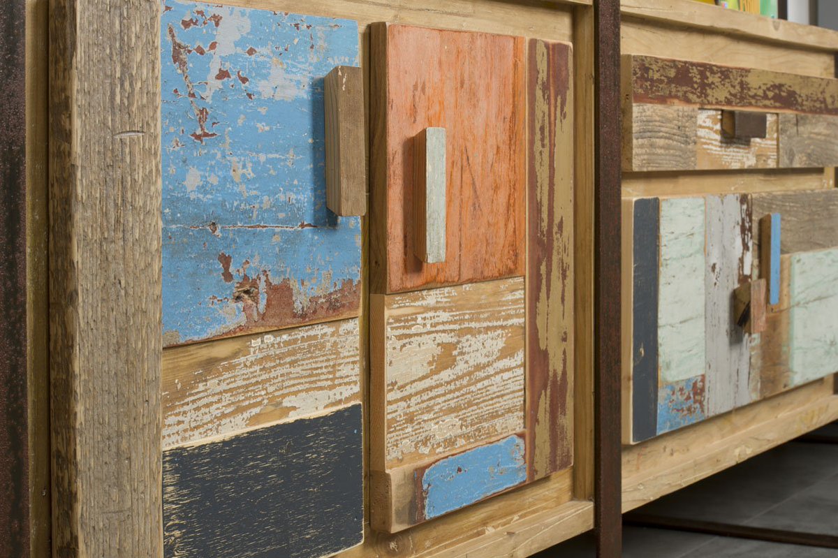 #Handmade and #customizable furniture. Design and art by <a href="/laquercia21/">Laquercia21</a> 
#mdw18 #designweek #milan #ironandwood #industrialfurniture #inavigli #viacorsico