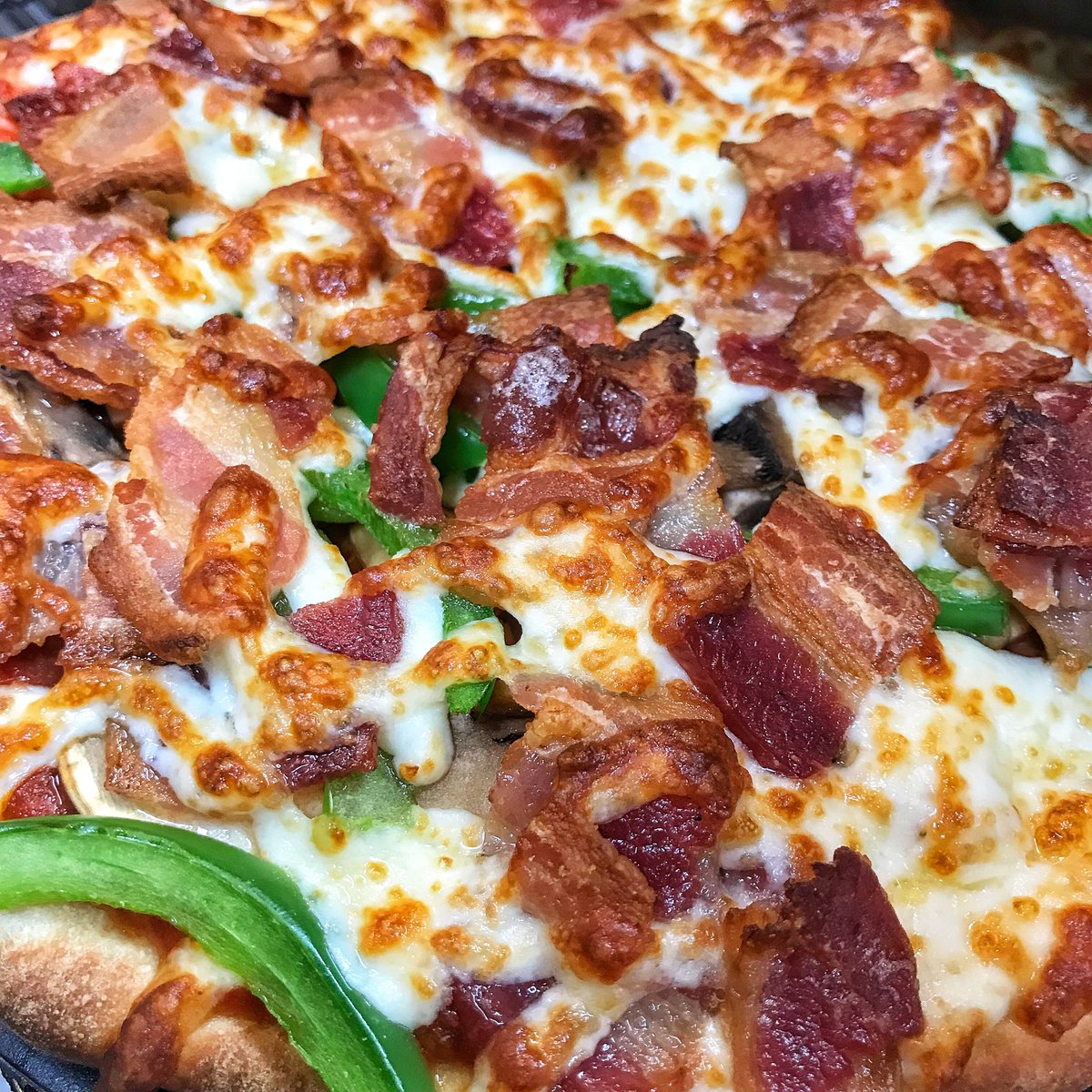 Hump day lunch 🐪 | ☎️ 902-444-2660 | #pizzalove 🍕❤️ #lunch #pizza #dartmouth