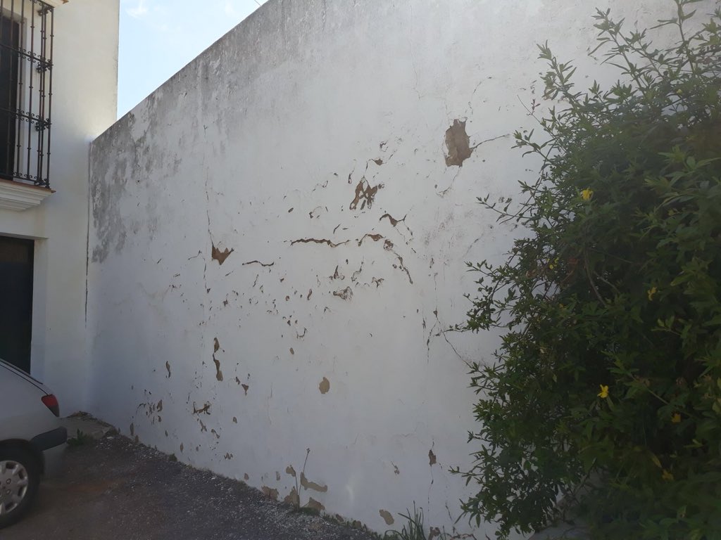 psoecarmona's tweet photo. Hoy nuestras concejalas han visitado a l@s vecin@s de la C/Amapola  y nos han trasladado, de primera mano ,las deficiencias que presenta la barriada. 
Según ell@s están hart@s de que sus demandas no sean atendidas por el gobierno del PP de Juan Ávila. #EstamosPorTí https://t.co/rCBc5ubBlK