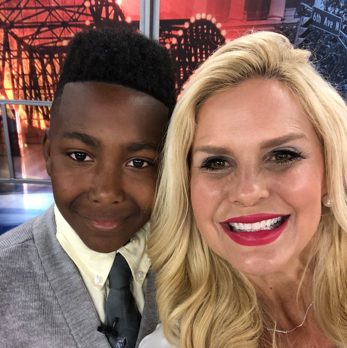 AmySperopTV's tweet photo. #LML Just Days Before our Memphis LEGO Mindstorms/Medtronic competition we get a sneak peek at how this incredible program is changing lives https://t.co/AQnrOFKwbe