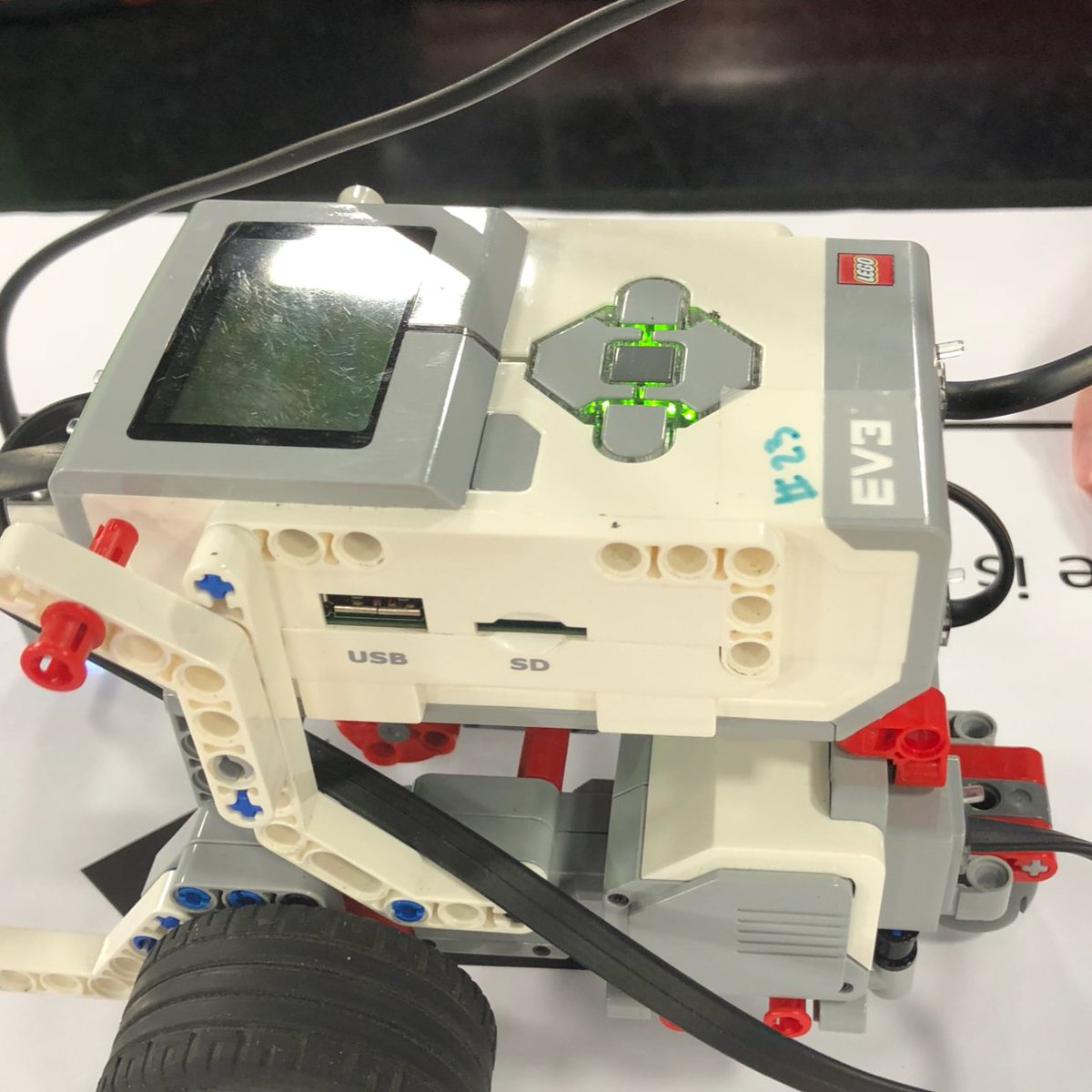 AmySperopTV's tweet photo. #LML Just Days Before our Memphis LEGO Mindstorms/Medtronic competition we get a sneak peek at how this incredible program is changing lives https://t.co/AQnrOFKwbe