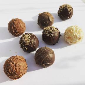 Our Monthly Market is on this weekend 5-6 May on The Piazza, come and see your regular faves + some exciting new stall holders. We've done our rain dance, so expecting sunshine all weekend long for you to enjoy!  lovewimbledon.org/whatson/may-mk…