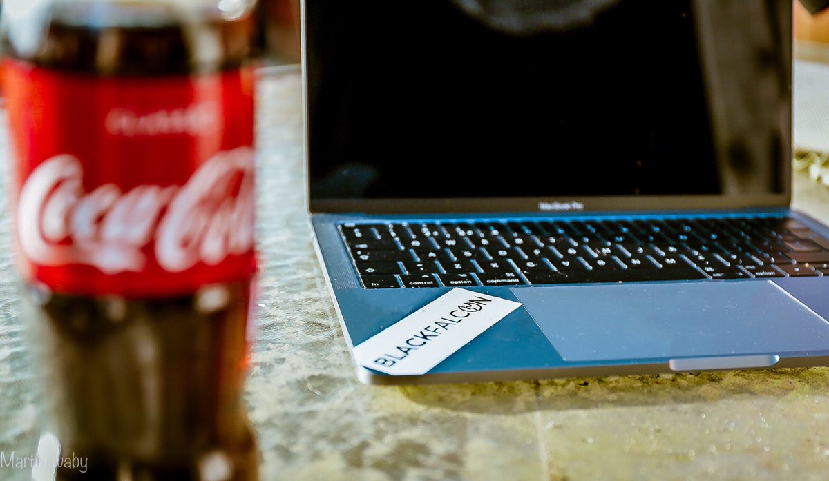 Chilling in the sun with a <a href="/CocaCola/">Coca-Cola</a> 👌🏻❤️❤️ editing on my <a href="/Apple/">Apple</a> Mac 👊 makes everything bliss !!!