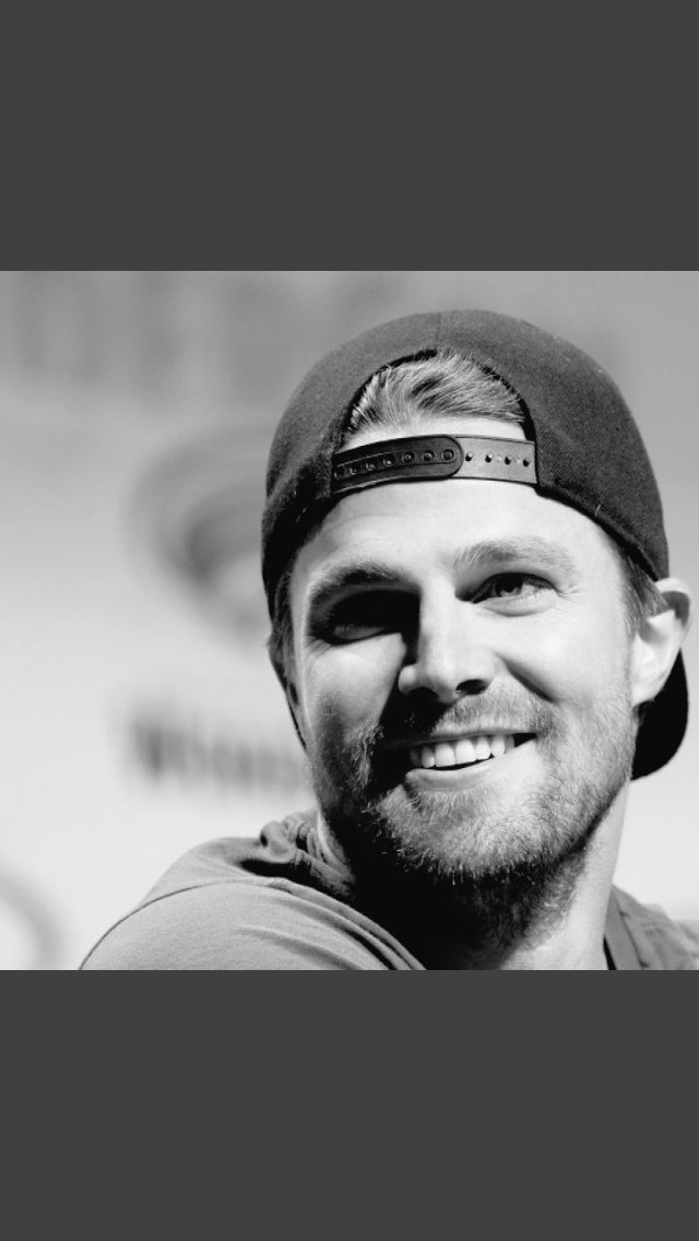 MelliDuevel's tweet photo. Ok #ArrowFandom it’s #SexySmileStephenWednesday #Arrow #StephenAmell @feuer1073 @Huchgirl @SAEBRfan @_treeny_ @tinacakes2014 @danfaz94 @JuneArrow272 @thaller223 @AlexiaRB @kate_1980 @claudiaciprian4 @ClaireGowling @tizzyd2 @Tristakadmiel https://t.co/bmmg2vAcLm