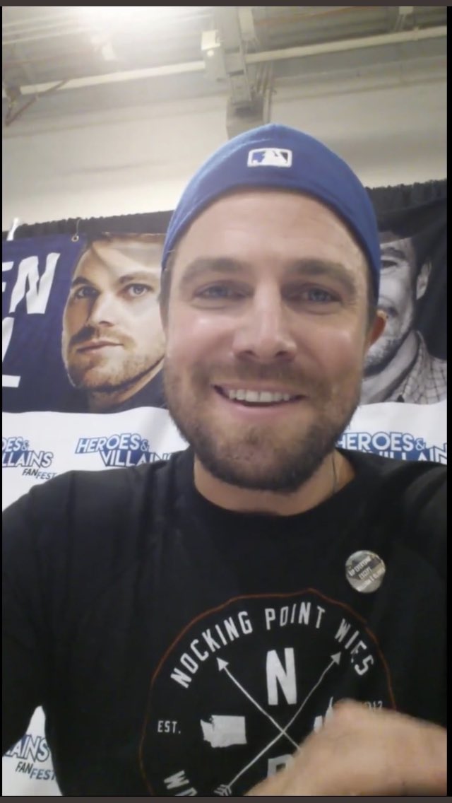 MelliDuevel's tweet photo. Ok #ArrowFandom it’s #SexySmileStephenWednesday #Arrow #StephenAmell @feuer1073 @Huchgirl @SAEBRfan @_treeny_ @tinacakes2014 @danfaz94 @JuneArrow272 @thaller223 @AlexiaRB @kate_1980 @claudiaciprian4 @ClaireGowling @tizzyd2 @Tristakadmiel https://t.co/bmmg2vAcLm