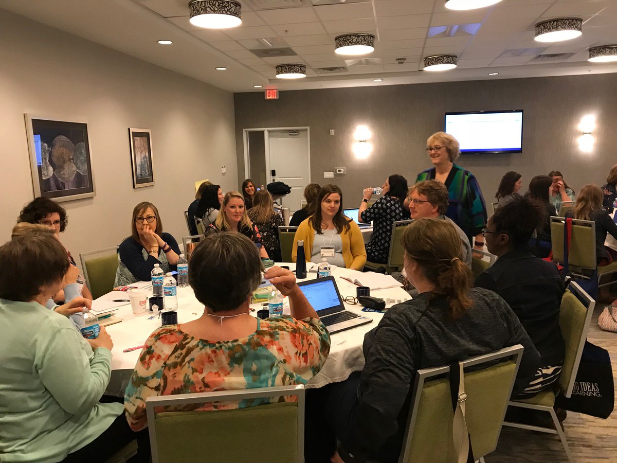 BigIdeasMath's tweet photo. Laurie @laboswell asks teachers, “How many pockets are you wearing?” An example of an activity that encourages observations and classroom discussions. #BigMathPD2018 https://t.co/dxdya5jl4m