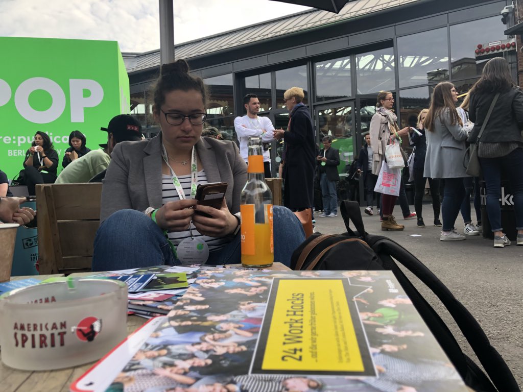 RomanRuediger's tweet image. Bin erst 5 Minuten auf der #rp18 und sehe sofort Gutes und Bekanntes. #sipgate #düsseldorf #leandus #begeistert