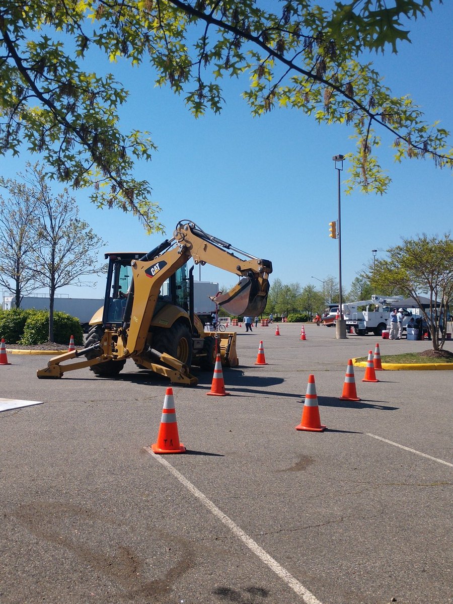 Amy_Linderman's tweet photo. Fairfax County is ready for this Road-E-O! @APWAMidAtlantic #ffx #DPWmakesithappen #apwaWRX https://t.co/A1M0qLSKdi