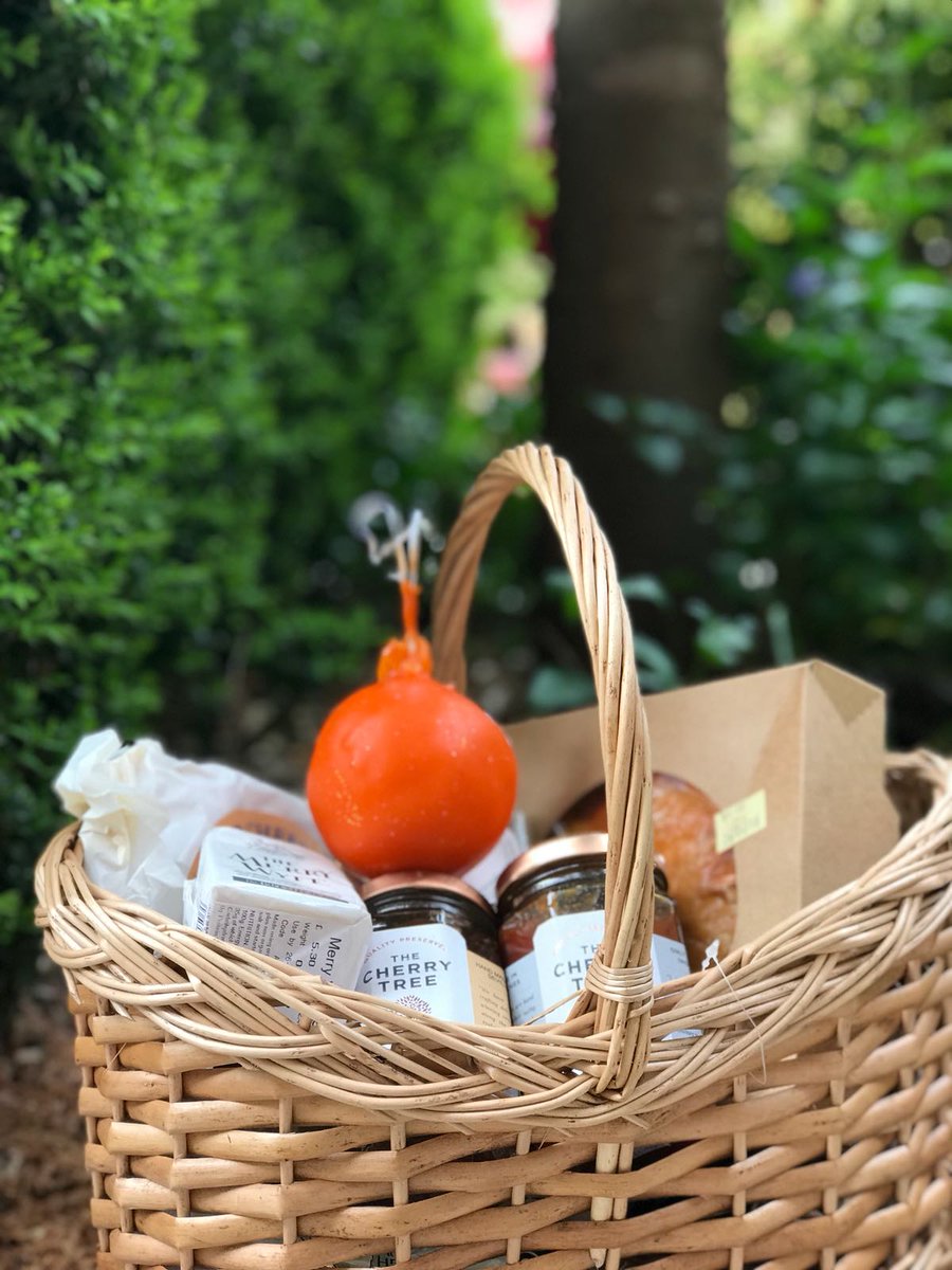 Eat Me Drink Me tweet media