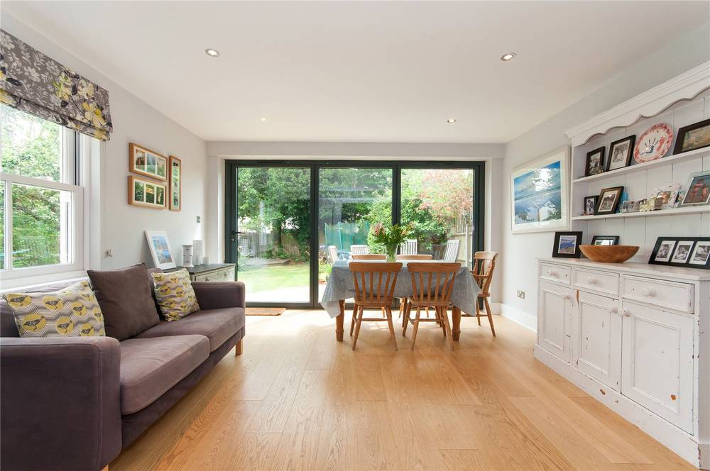 JS_Reigate's tweet image. New #Reigate #propertyforsale 

Attractive #bayfronted character home with many original  #Victorian features, skilfully extended to create adaptable #family accommodation ideal for modern day living.

View: ow.ly/RHOR30jNjia 

#Surrey #Surreyproperty