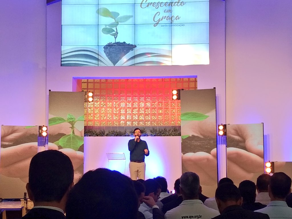 prdiegocleyton's tweet photo. É uma grande bênção e privilégio poder participar do #crescendoemgraca #uneb #top https://t.co/jf1NwUjJtA