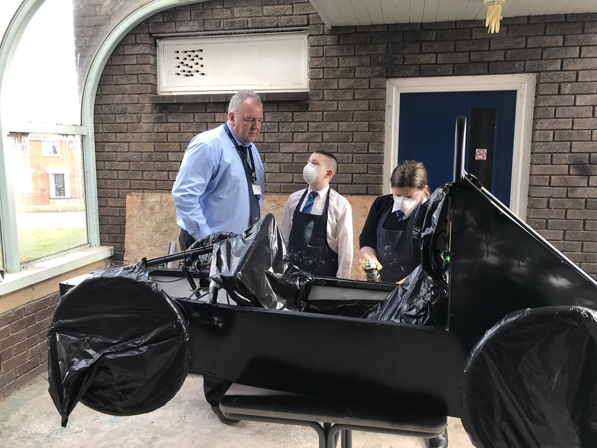 NorhamScience's tweet image. Spray painting the car. @norhamhigh