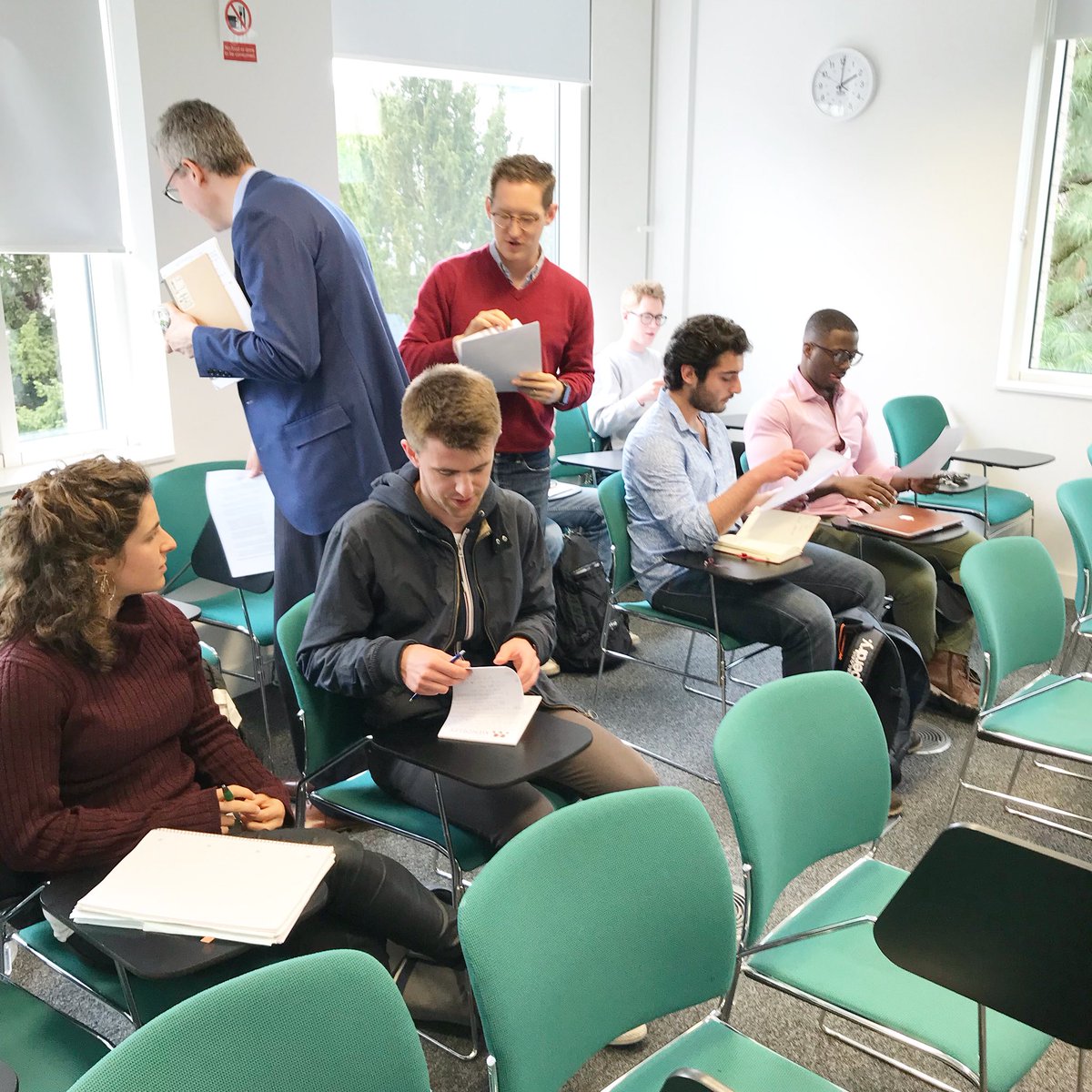 Dept_of_POLIS's tweet photo. We’ve run first #POLIS Graduate Lecture Initiative today. POL11 undergrads received an extra lecture from our PhD student, Joshua Smeltzer. #deptofpolis #GRADUATES #undergrads #duncankelly #joshuasmeltzer #pol11 @duncan https://t.co/eJrkFqpiIO