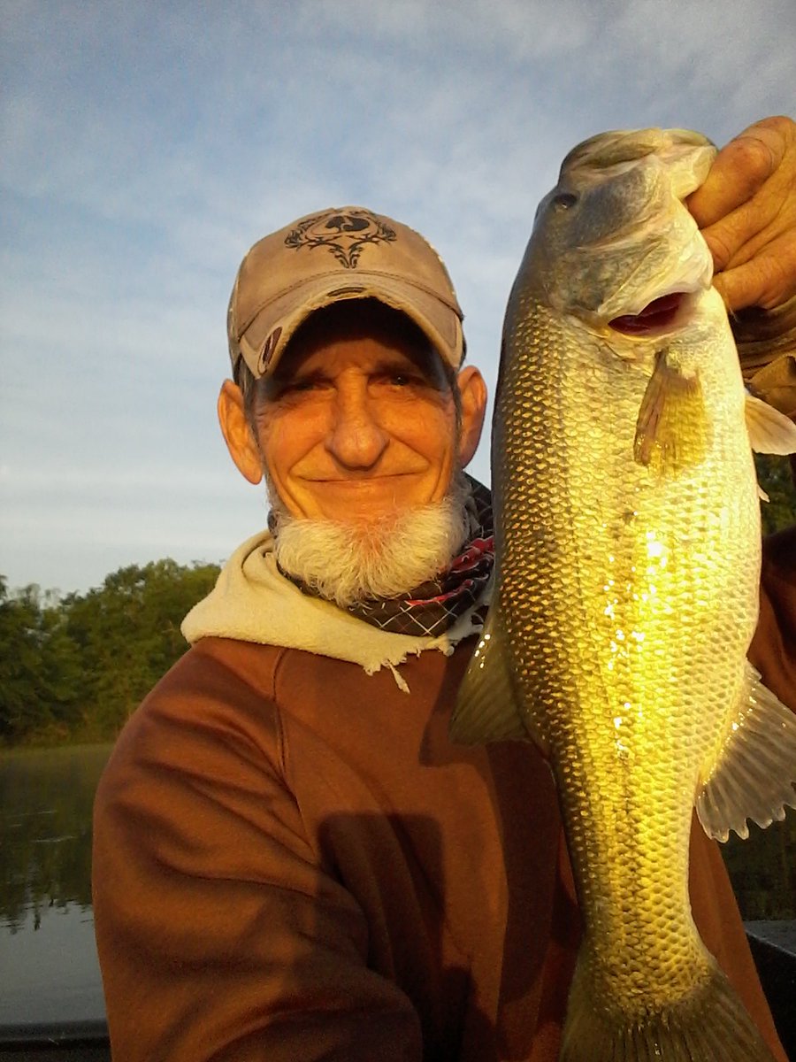 mgaryhanson's tweet photo. One out of seven froggin, I might have to use braid. https://t.co/zM5b6c7lLx