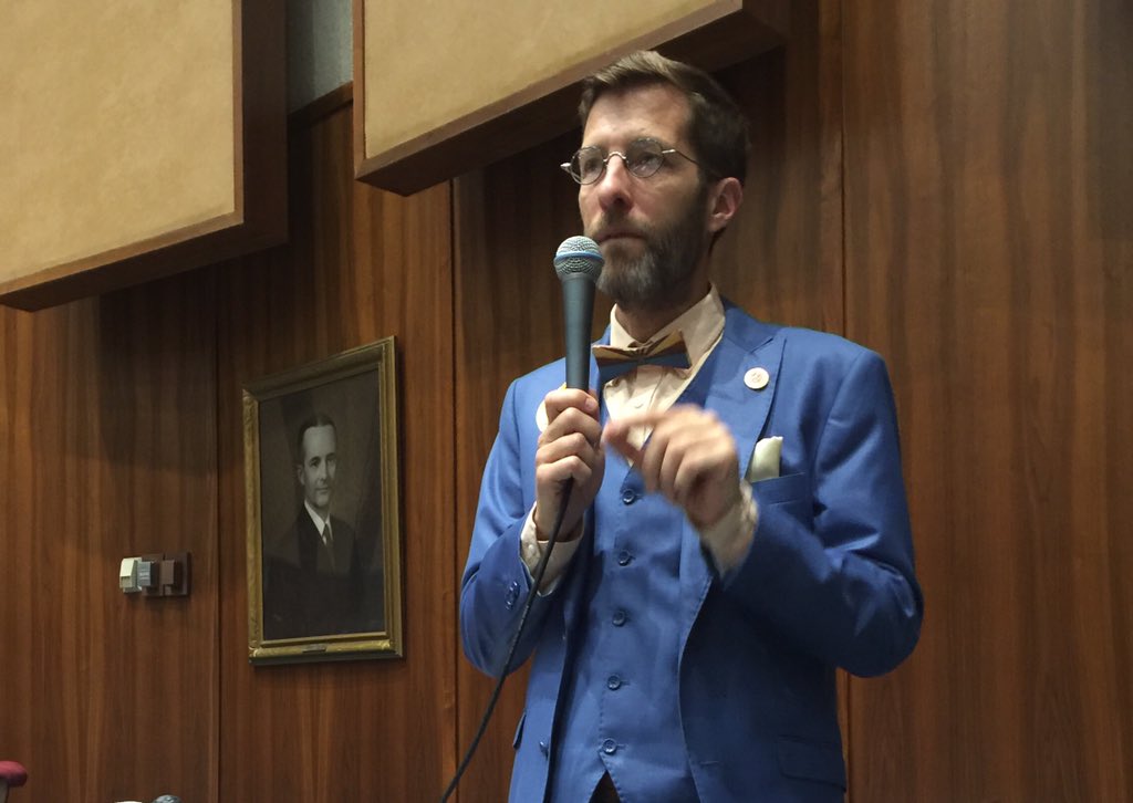 KelliButlerAZ's tweet photo. Like fair elections? Yes!? Well, so does @kenclarkforaz -he's fighting to keep the process of drawing voting district maps fair & he's asking that we not change the Independent Redistricting Commission in #AZ. #SCR1034 #AZleg https://t.co/3LlZzxnpWH