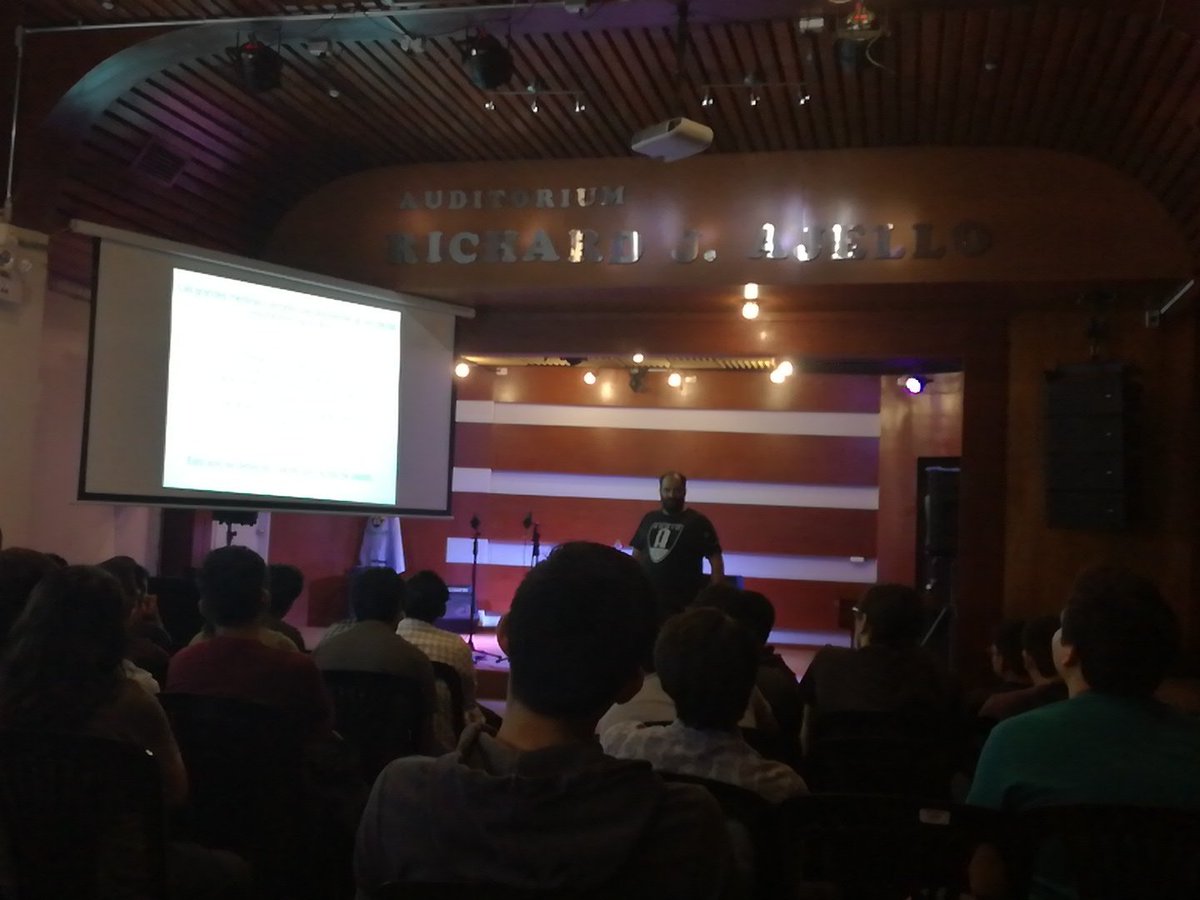 En la conferencia de Cesar Lamschtein Vice presidente de AES Latinoamerica.