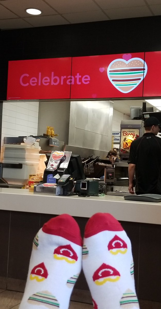 ssattlermcu's tweet photo. Mchappy day ! @MeridianCU is volunteering their time today to support @RVHFoundation @_RONALDMCDONALD @McDonalds @McDonaldsCanada #childandyouthmentalhealth #youthmentalhealth #Barrie #McHappyDay #teamessa https://t.co/1vo6fKVja2