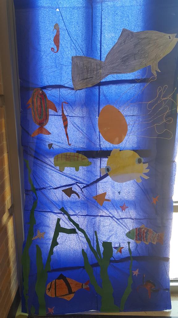 MsCalArt's tweet photo. Reading Carnival preparation...selfie station! What a Water Wonderland! @huff_dr @WolfCreekWolves @PrincipalDGlass https://t.co/E5cLcfd4AD