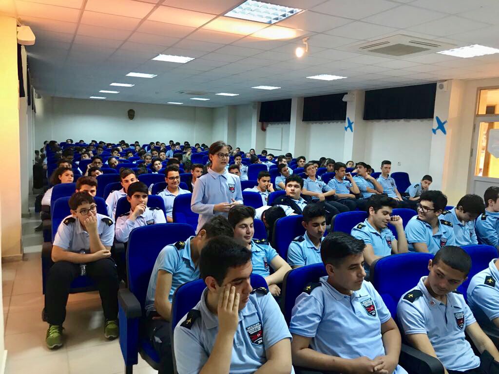 HaldunCevik's tweet image. #Simülatör Üzerine Türkiye’de 7 teknoloji firması arasında bulunan #Sanlab kurucusu Salih Kükrek öğrenciler ile buluştu.Silikon Vadisi’ne devlet desteğiyle giden ilk Türk girişimci olma özelliği taşıyan Salih Kükrek’i ağırladık.