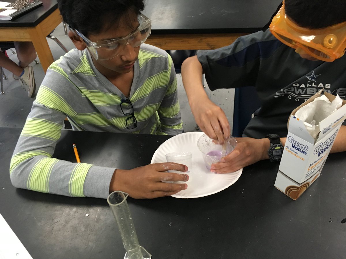 CrowScience's tweet photo. #ourhousegms #gmsstem  6th grade observing physical properties of polymers. https://t.co/PP3dJAbnQk