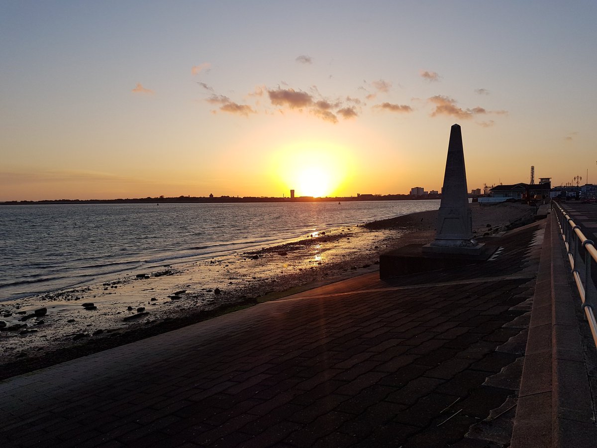 authentiCITY tweet media