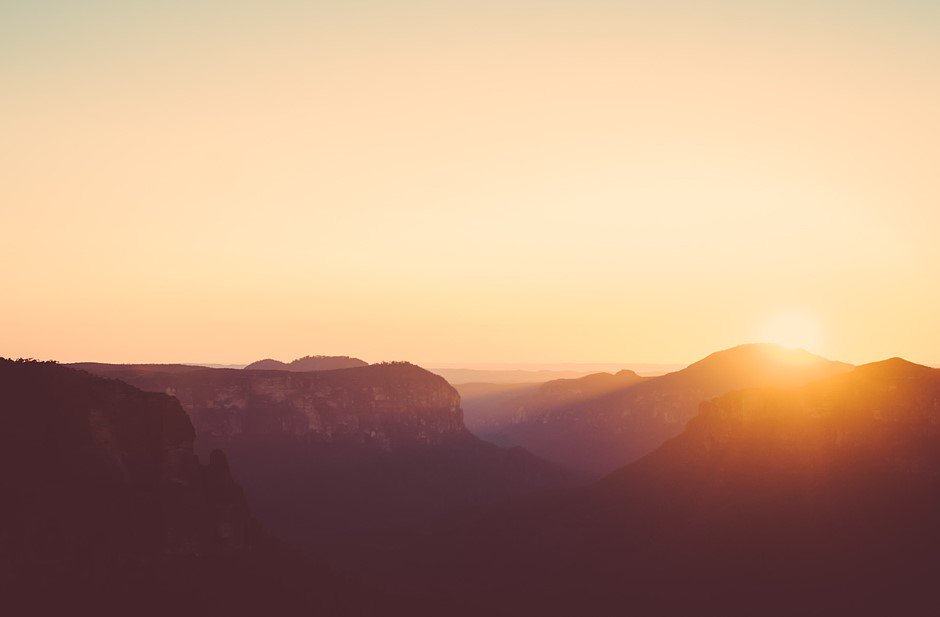 garypageau's tweet photo. Days Inn is advertising a $10k summer gig shooting sunsets around the US https://t.co/H8PckcqcxY https://t.co/FRIkgcN6p4