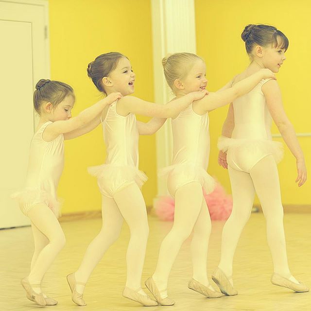 What a magical Tututrain!

#tututrain #tutu #ballet #balletpetite #balletpetitedance #balletkids #dancekids #tinydancer #littledancer #preschoolballet #balletclass #dmv #dancemoms #keepdancing ift.tt/2KwxaDJ