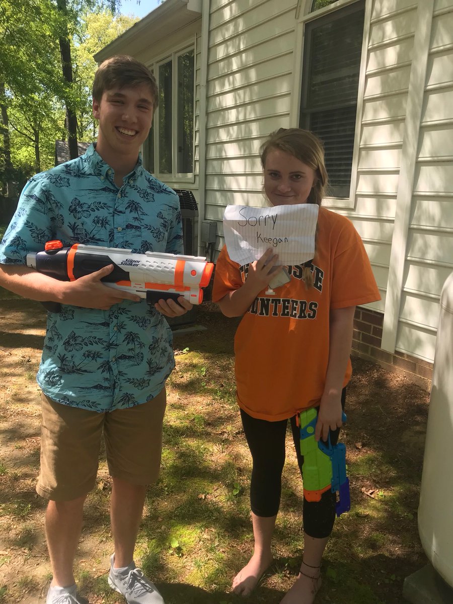 GAassassin18's tweet photo. Sorry Keegan, there goes your 60 bucks. Should’ve put your money on Mason! https://t.co/iC0WTAuZEo