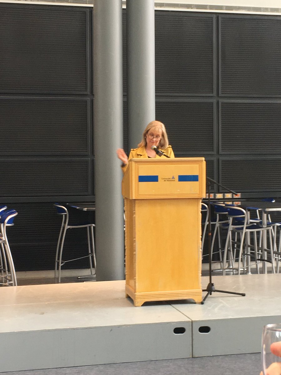 ageefep's tweet photo. Louise Béliveau, vice-rectrice aux affaires étudiantes et aux études à @UMontreal présenté le lauréat du prix d’excellence en enseignement pour le soutien à la réussite étudiante. Il s’agit de Pierre Cantin, responsable du projet Accompagnateur de la @FEPUdeM ! 👏👏👏 https://t.co/UINchAiL23